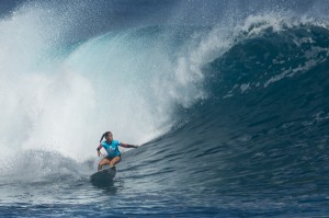 Sally Fitzgibbons (AUS) reigns supreme at Cloudbreak and wins the Fiji Women's Pro. Photo: ASP / Robertson.