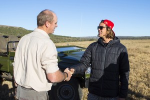 Jordy Smith meets wildlife vet and Chimpembere trustee Dr William Fowlds. 
Image: ASP / Kirstin Scholtz
