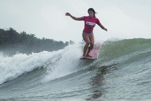 Kelia Moniz (HAW) on her way to back-to-back ASP World Longboard Titles in China last year. Photo by ASP.