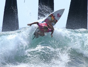 Defending champion Sage Erickson among record setting field for Paul Mitchell Supergirl Pro. Photo by Steinmetz / ASA Productions.